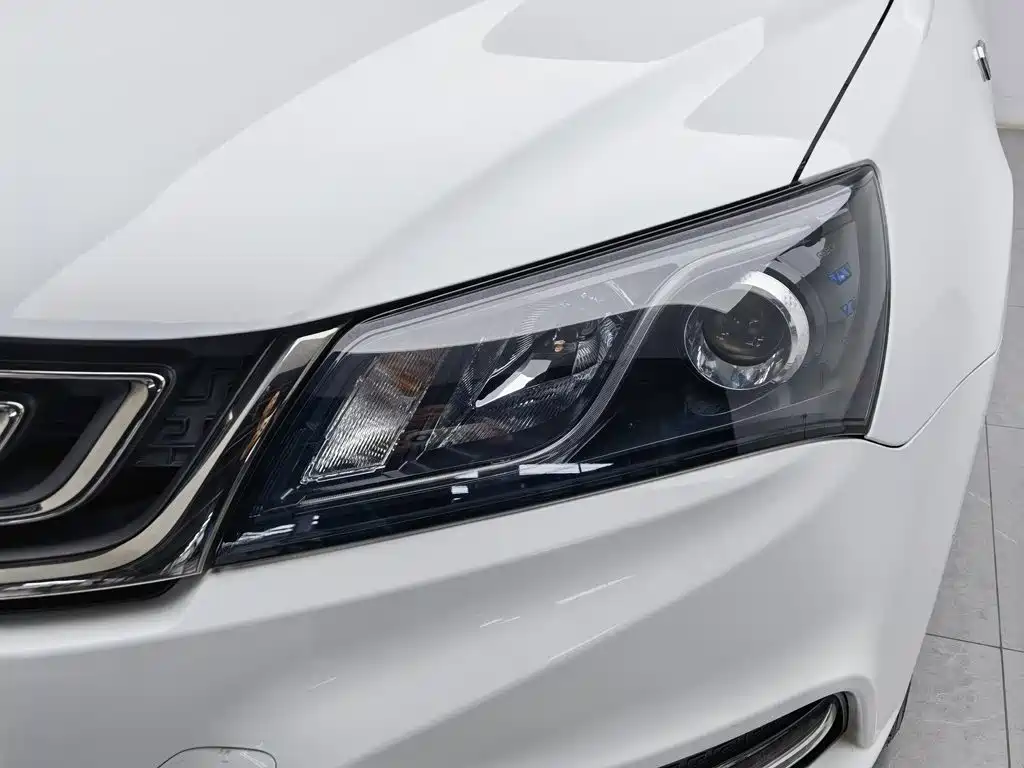 Geely Emgrand — миниатюра 7