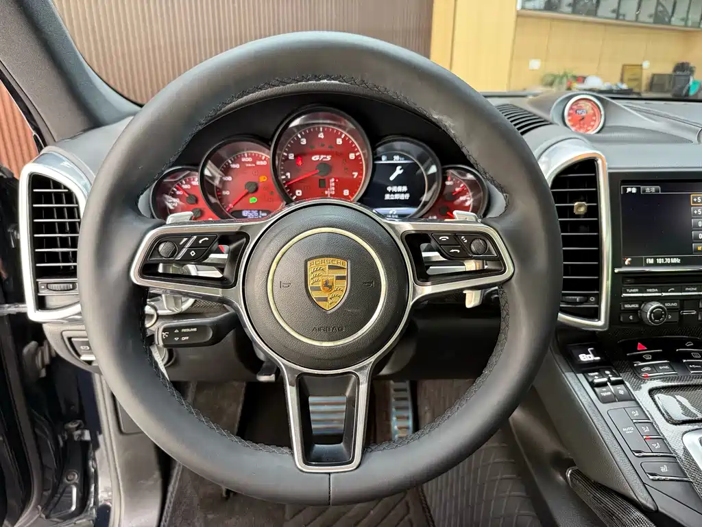 Porsche Cayenne — миниатюра 15