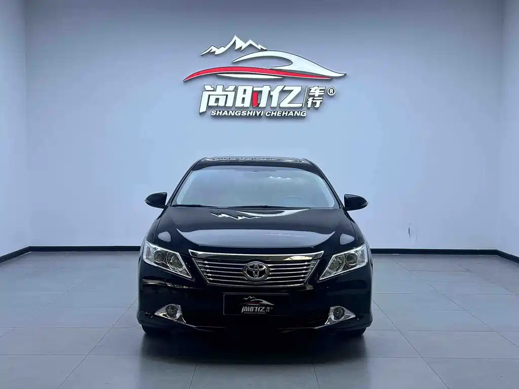 Toyota Camry 2012 2.0G Luxury