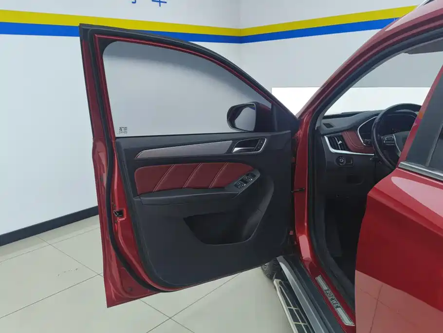 Roewe RX5 — миниатюра 7