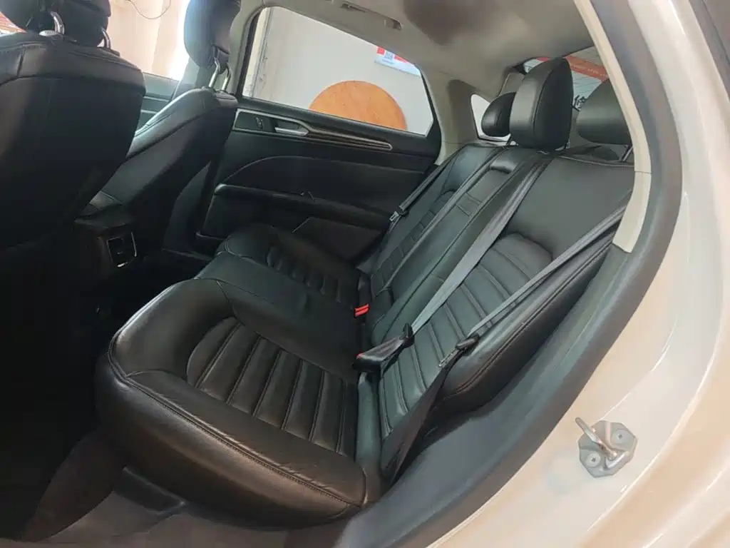 Ford Mondeo — миниатюра 17