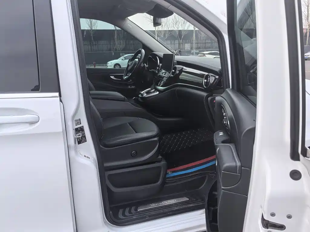 MERCEDES-BENZ V CLASS