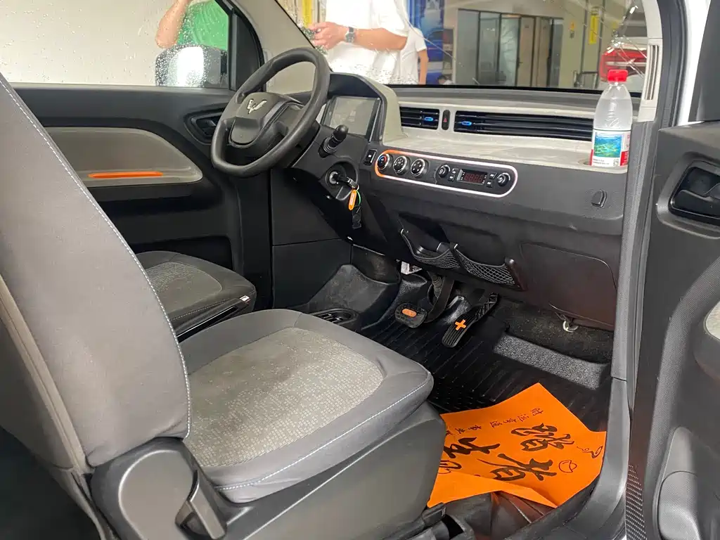 Wuling MINIEV — миниатюра 4