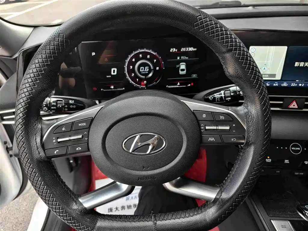 Hyundai Elantra — миниатюра 8