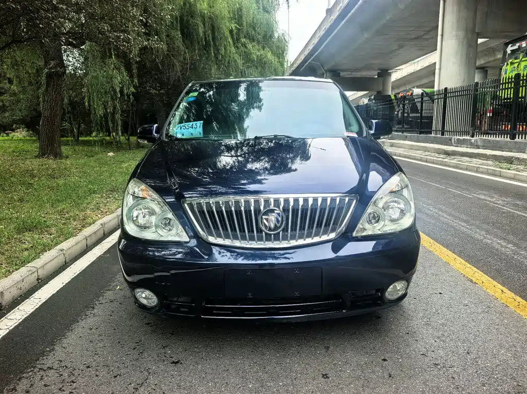 Buick GL8 — миниатюра 2