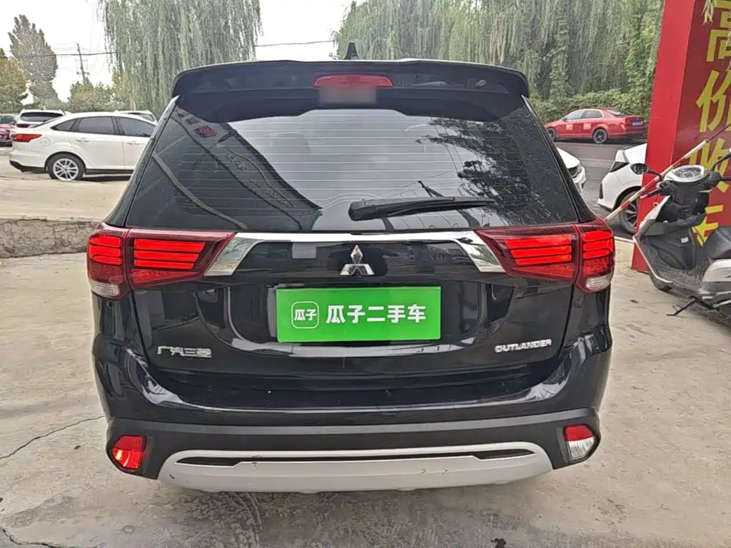 Mitsubishi Outlander — миниатюра 6