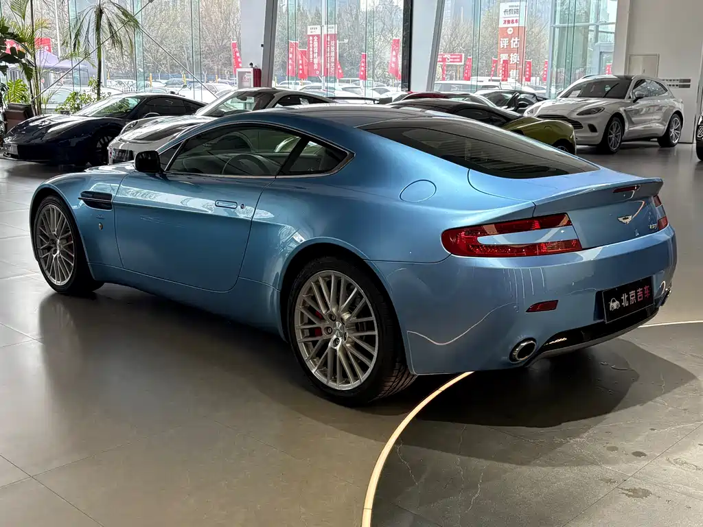 Aston Martin V8 Vantage 2011 4.7L Sportshift Coupe