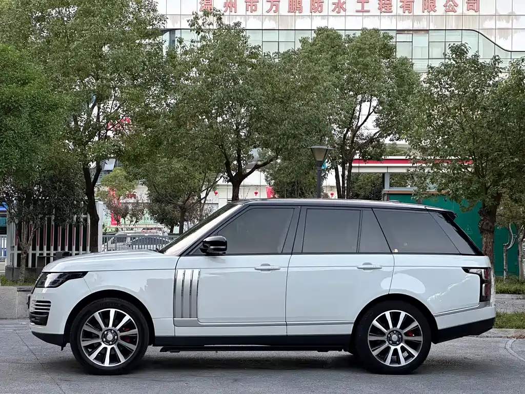 Land Rover Range Rover — миниатюра 4
