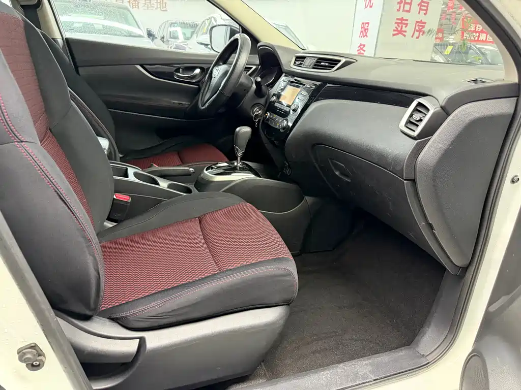 Nissan Qashqai — миниатюра 8