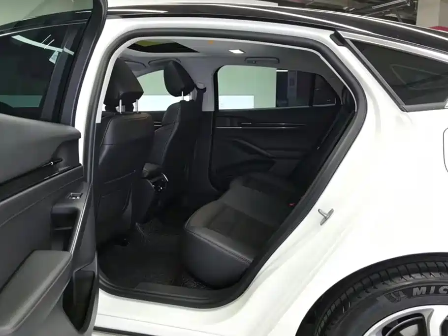 Ford Mondeo — миниатюра 11