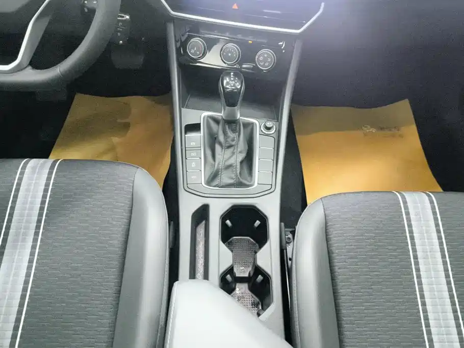 Volkswagen Sagitar — миниатюра 16