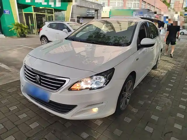 Peugeot 408