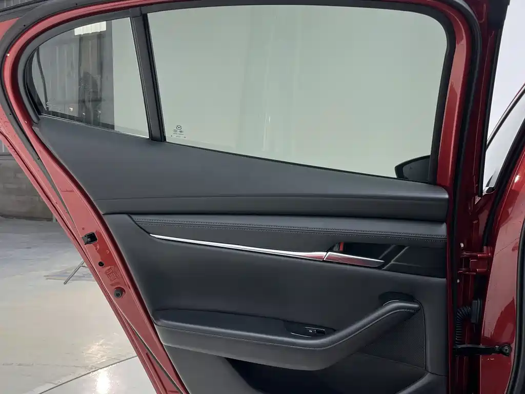 Mazda 3 Axela — миниатюра 10