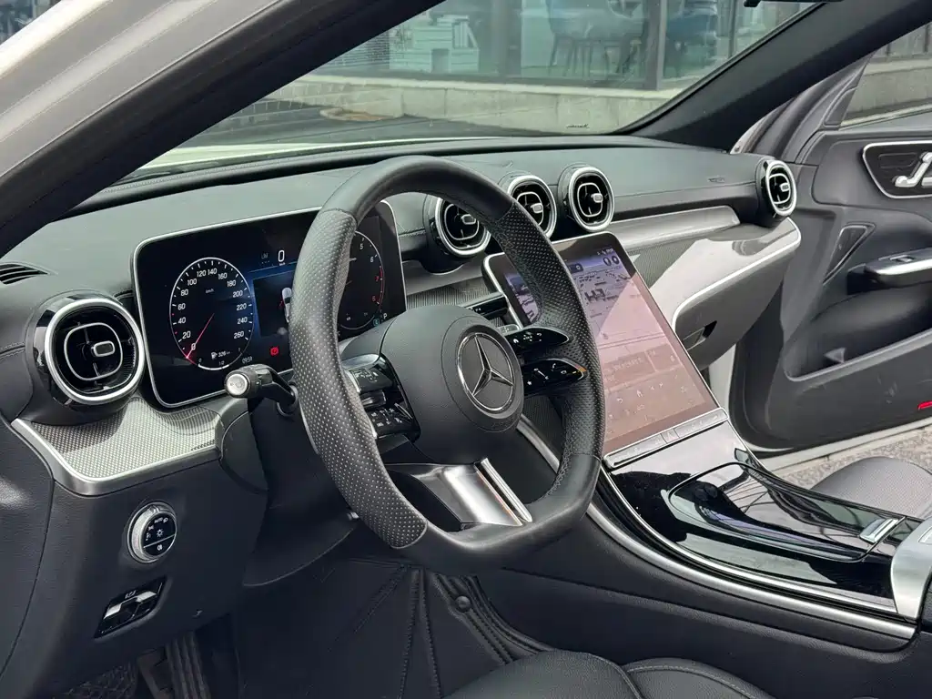 Mercedes-Benz C-Class — миниатюра 4