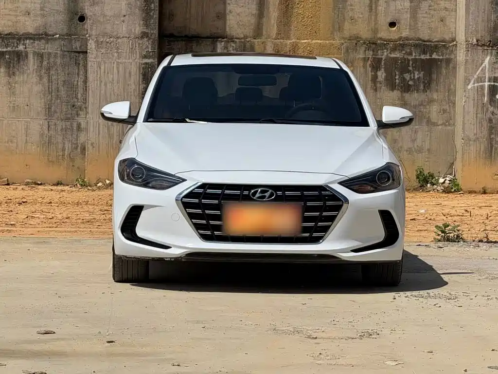 Hyundai Elantra — миниатюра 26