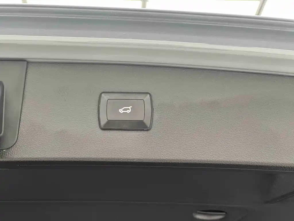 Audi Q2L — миниатюра 9