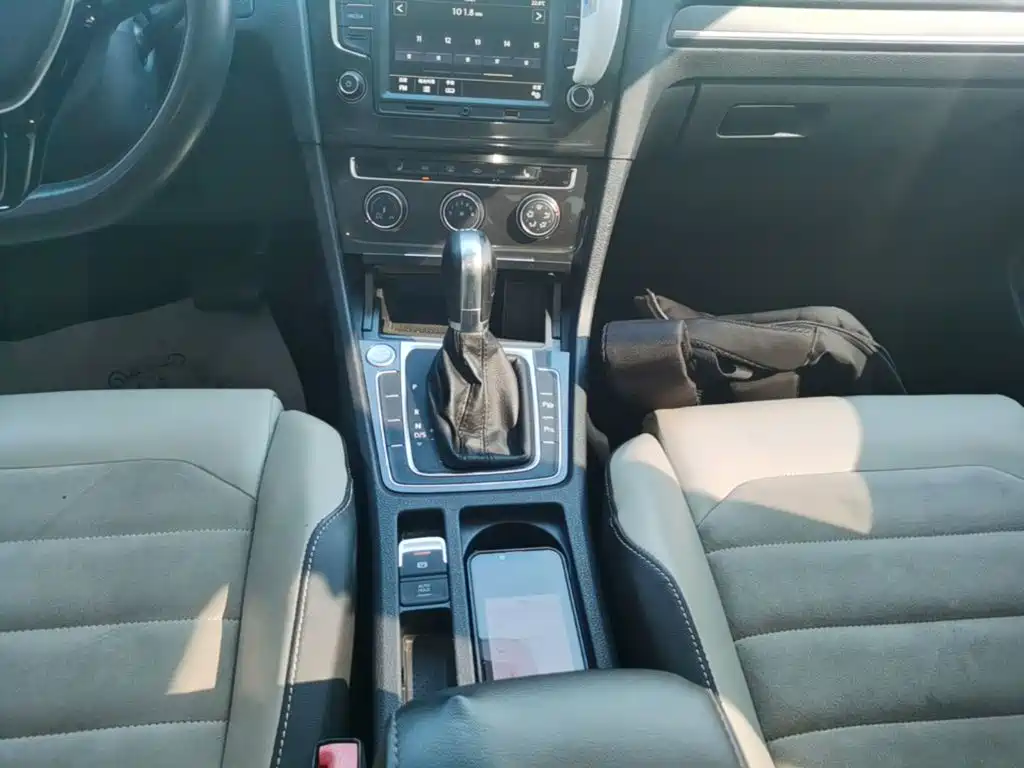 Volkswagen Golf — миниатюра 14