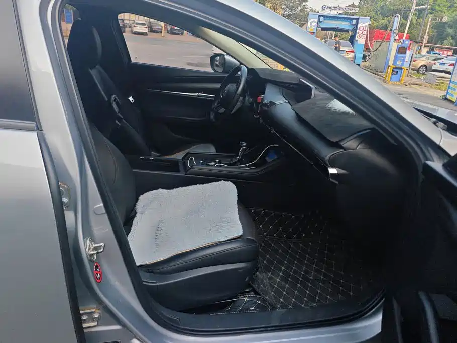 Mazda 3 Axela — миниатюра 8