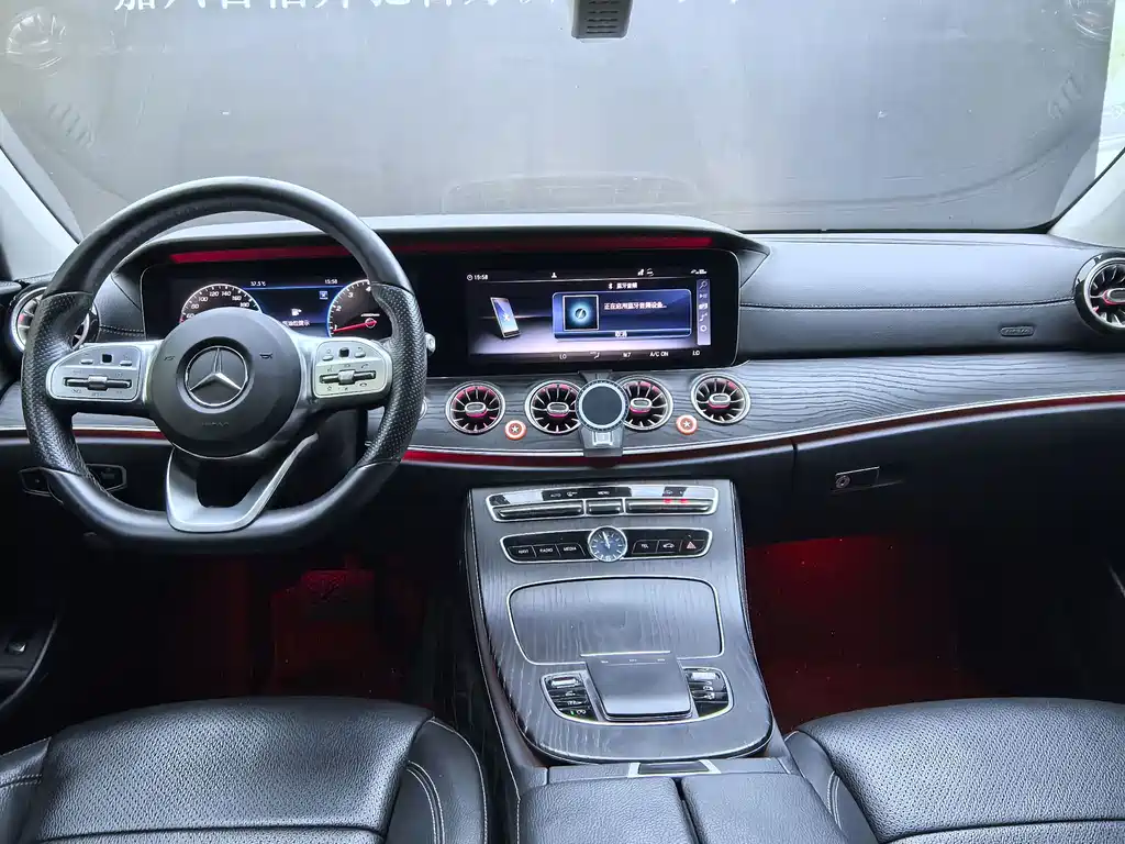 Mercedes-Benz E-Class — миниатюра 22