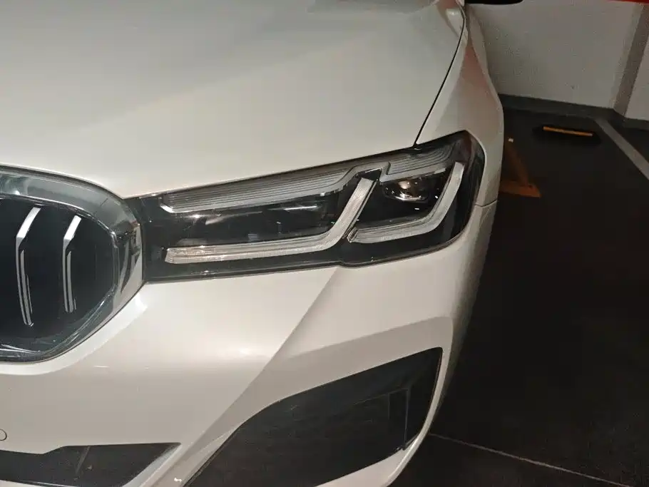BMW 5 Series — миниатюра 5