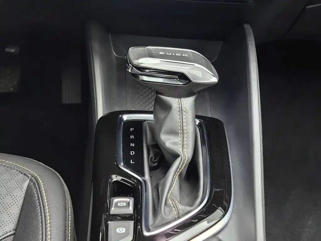 Buick Verano — миниатюра 13
