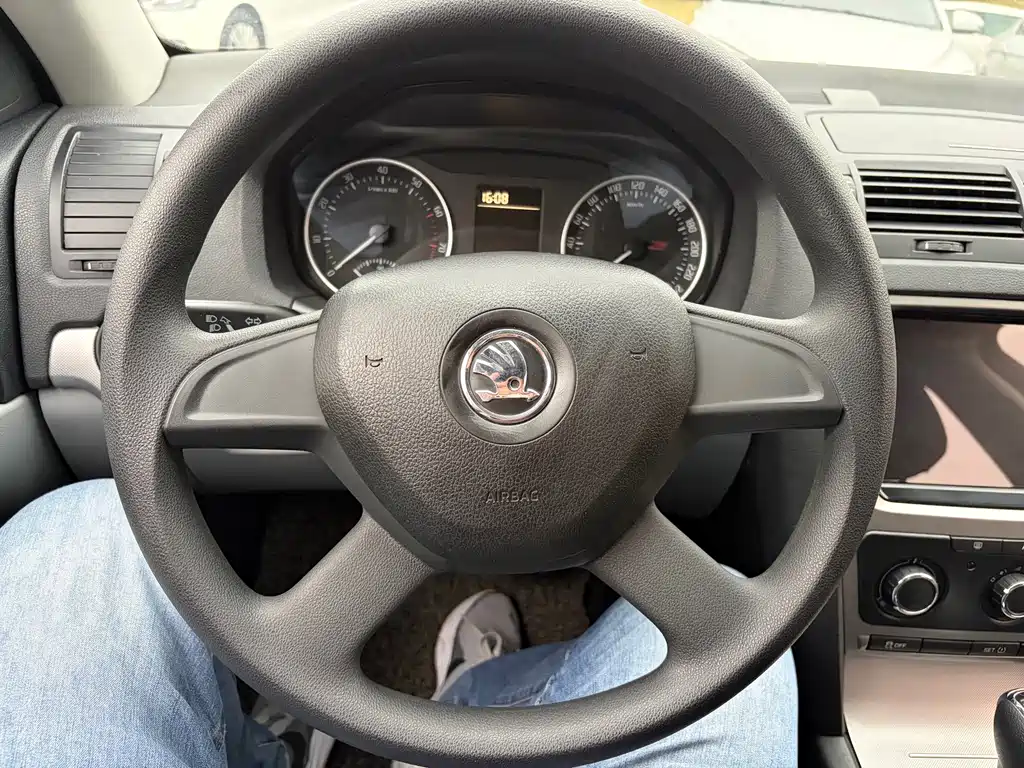 Skoda Octavia — миниатюра 17