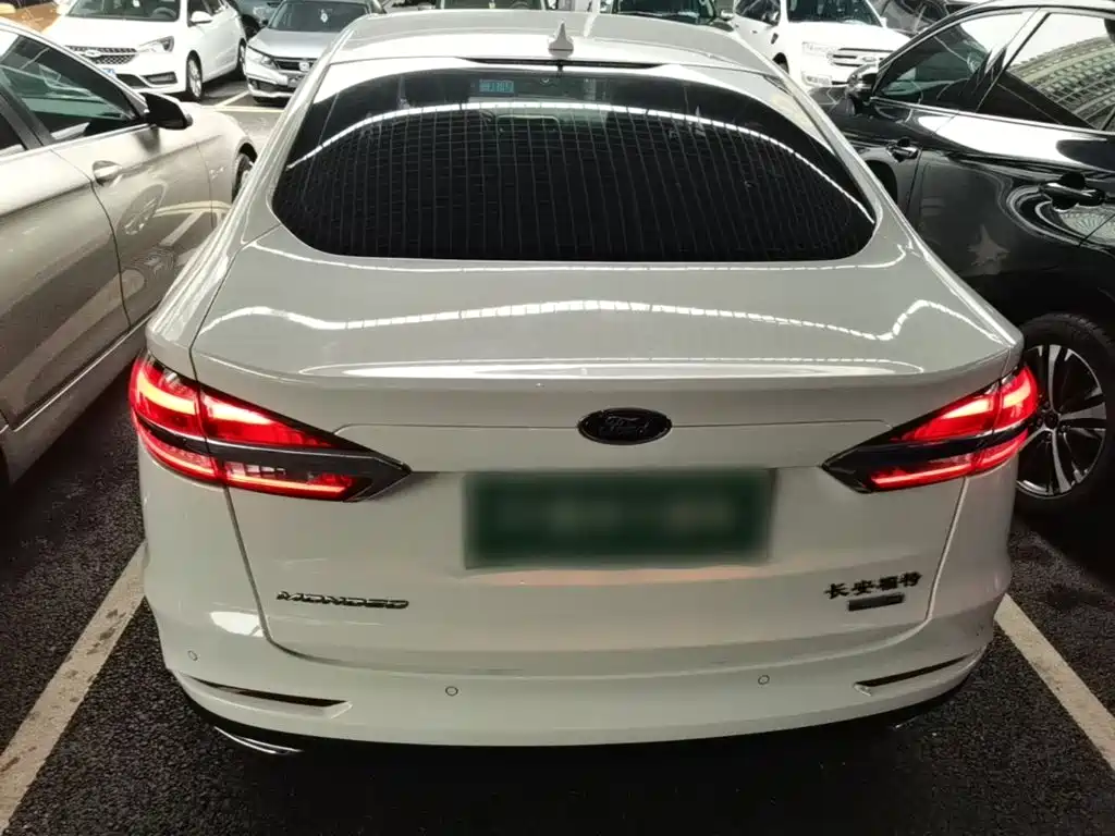 Ford Mondeo — миниатюра 6