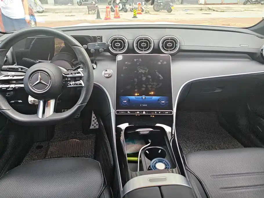 Mercedes-Benz C-Class — миниатюра 12