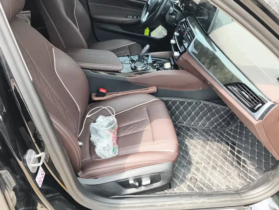 BMW 5 Series — миниатюра 8