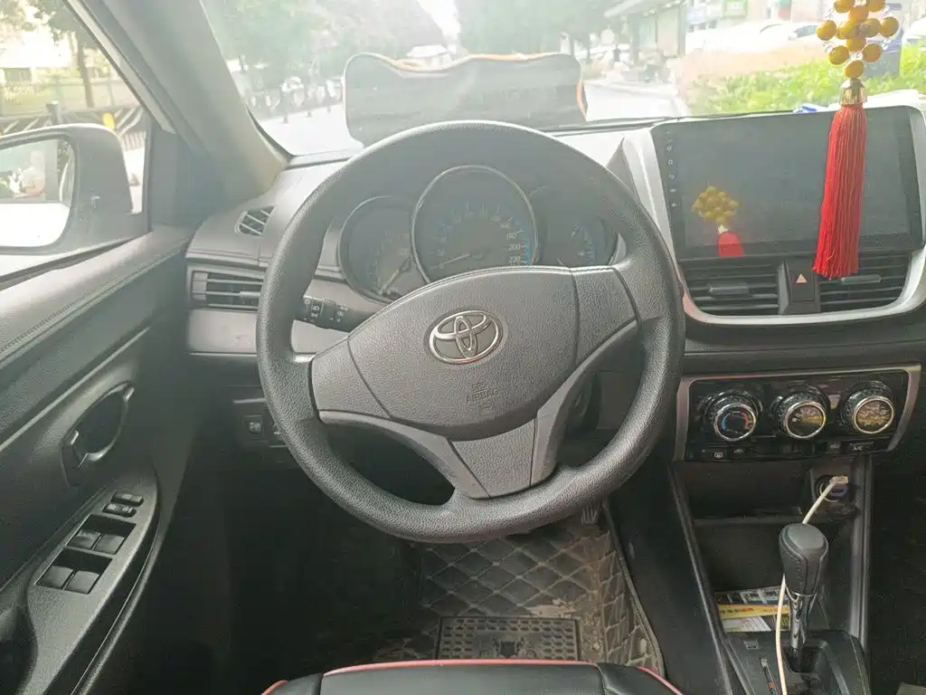 Toyota Yaris L — миниатюра 11