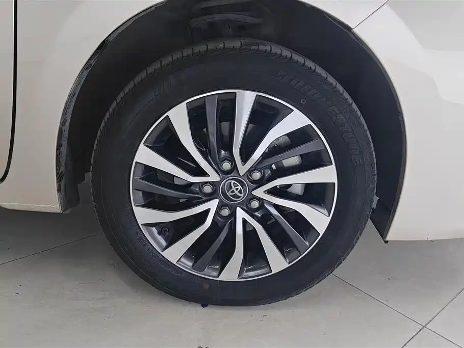 TOYOTA COROLLA DUAL ENGINE E+