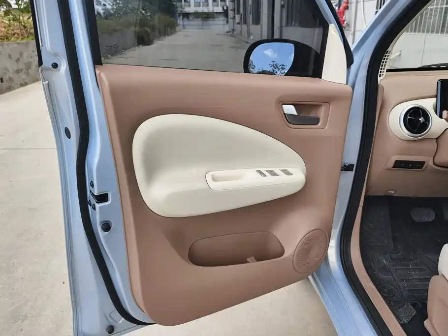 Wuling MINIEV — миниатюра 7