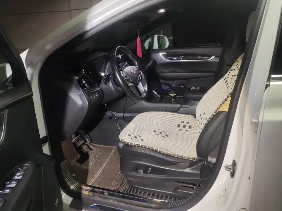 Cadillac XT5 — миниатюра 9