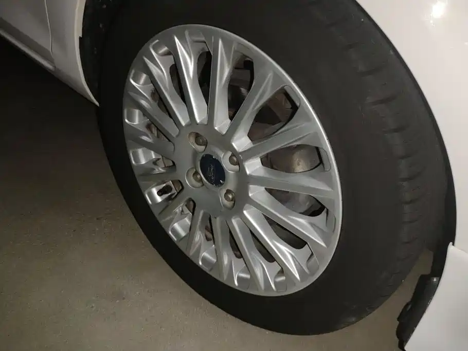 Ford Fiesta — миниатюра 6