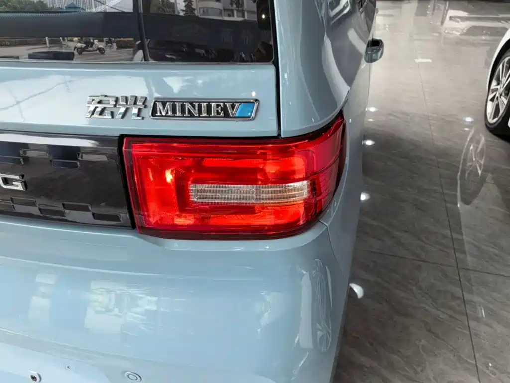 Wuling MINIEV — миниатюра 8