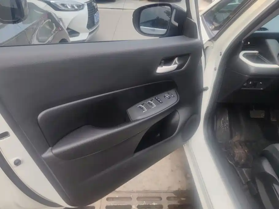 Honda Fit — миниатюра 7