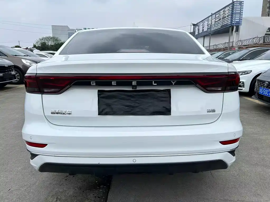 Geely Emgrand — миниатюра 8