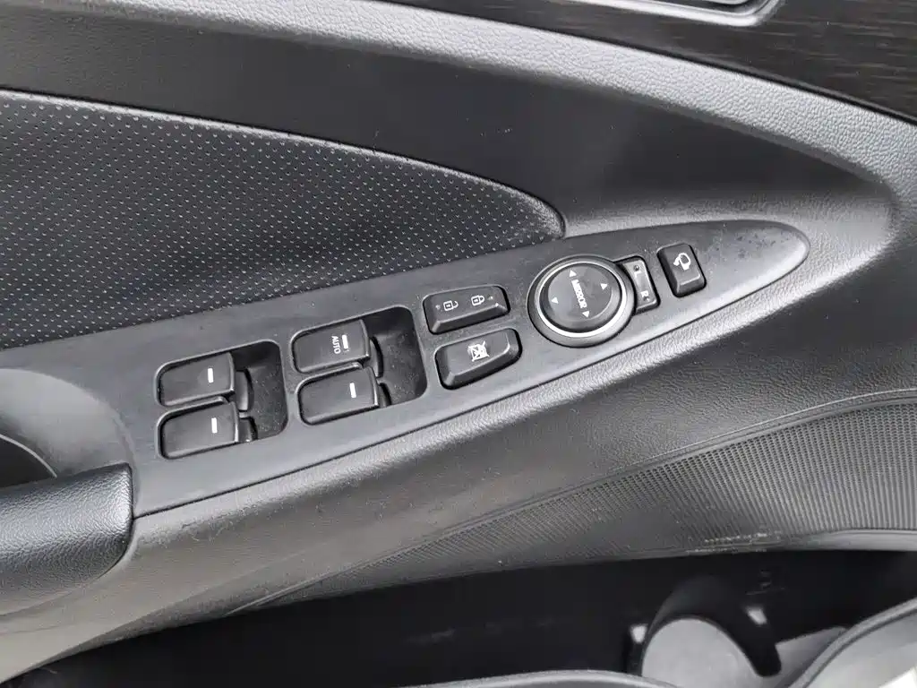 Hyundai Sonata — миниатюра 9