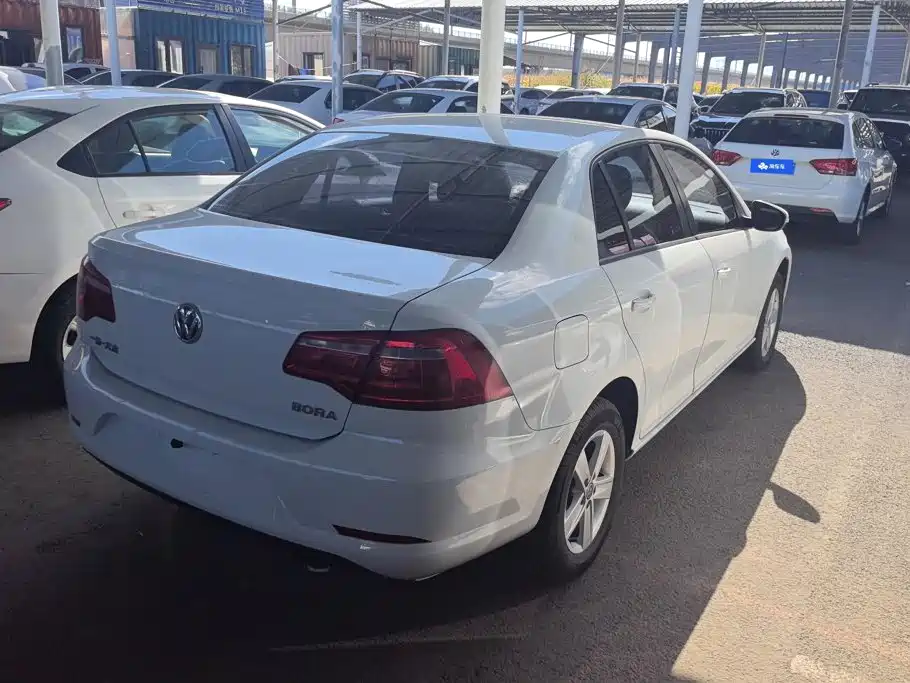 Volkswagen Bora — миниатюра 3
