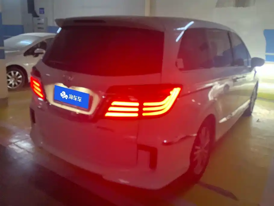 Honda Elysion — миниатюра 3