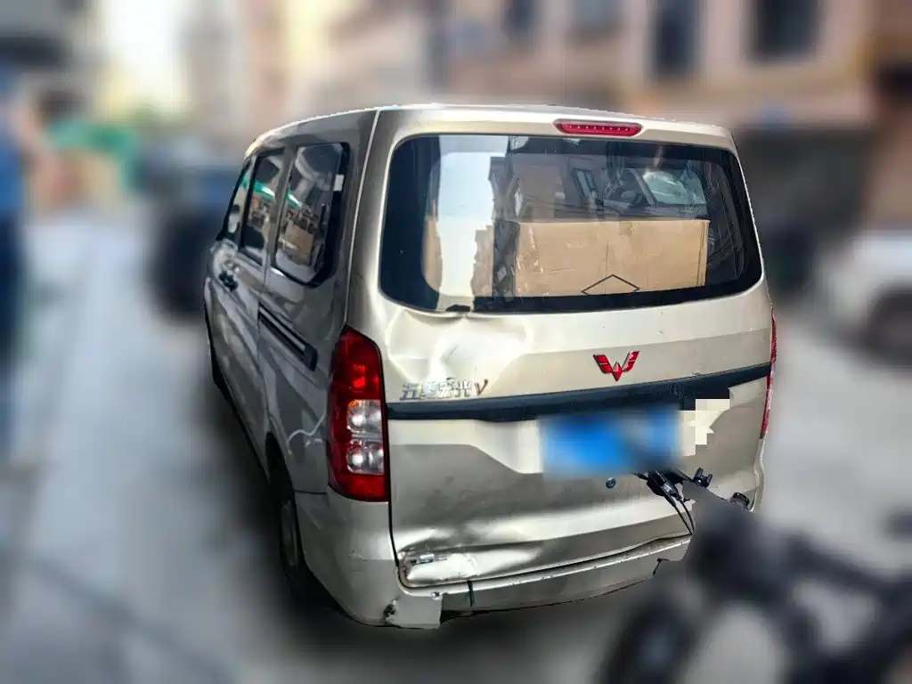 Wuling Hongguang V — миниатюра 4