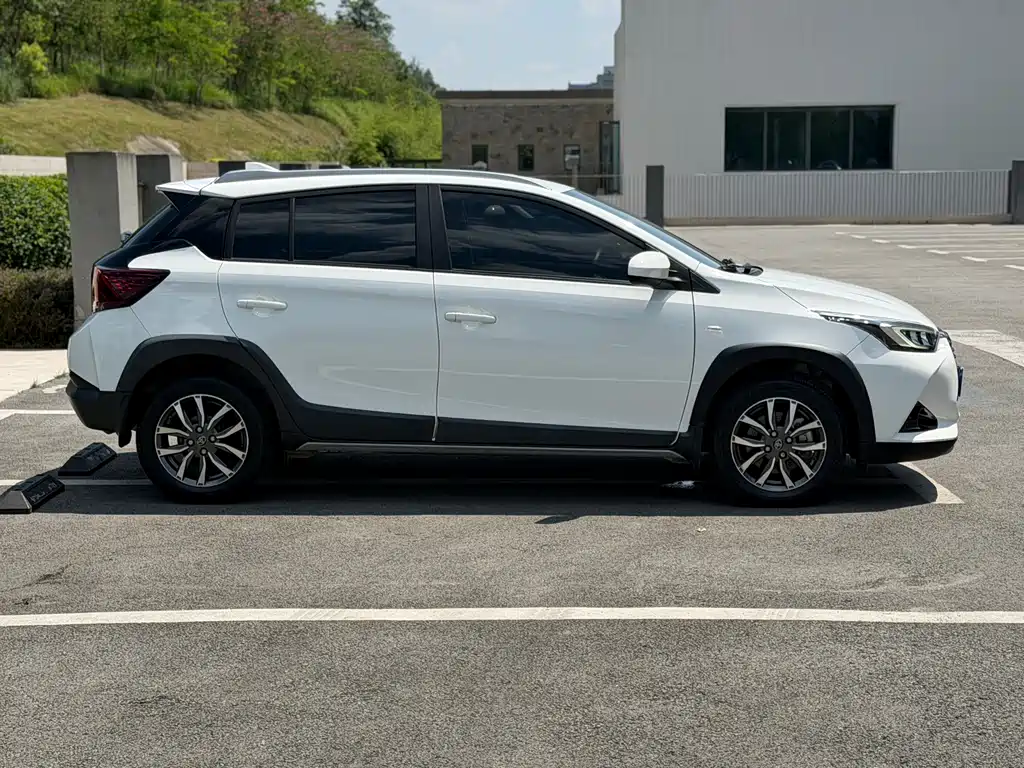 Toyota Yaris L — миниатюра 4