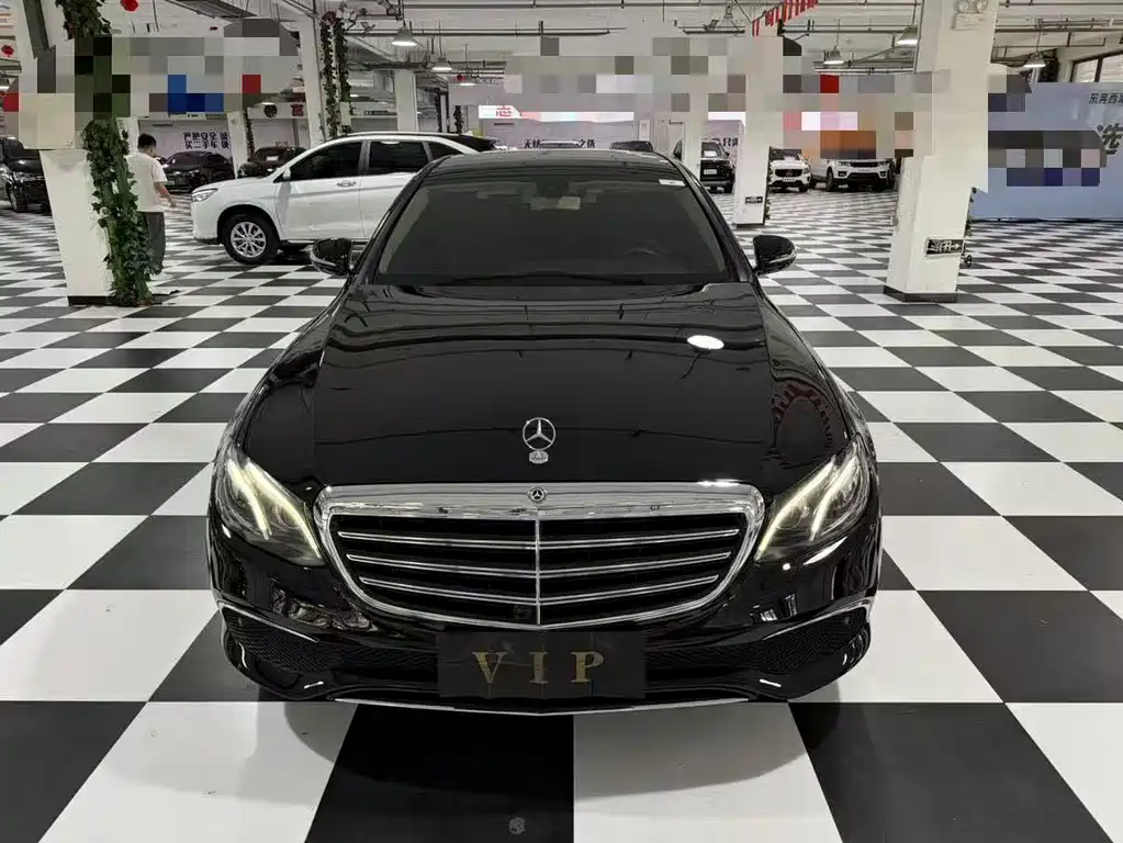 Mercedes-Benz E-Class — миниатюра 2
