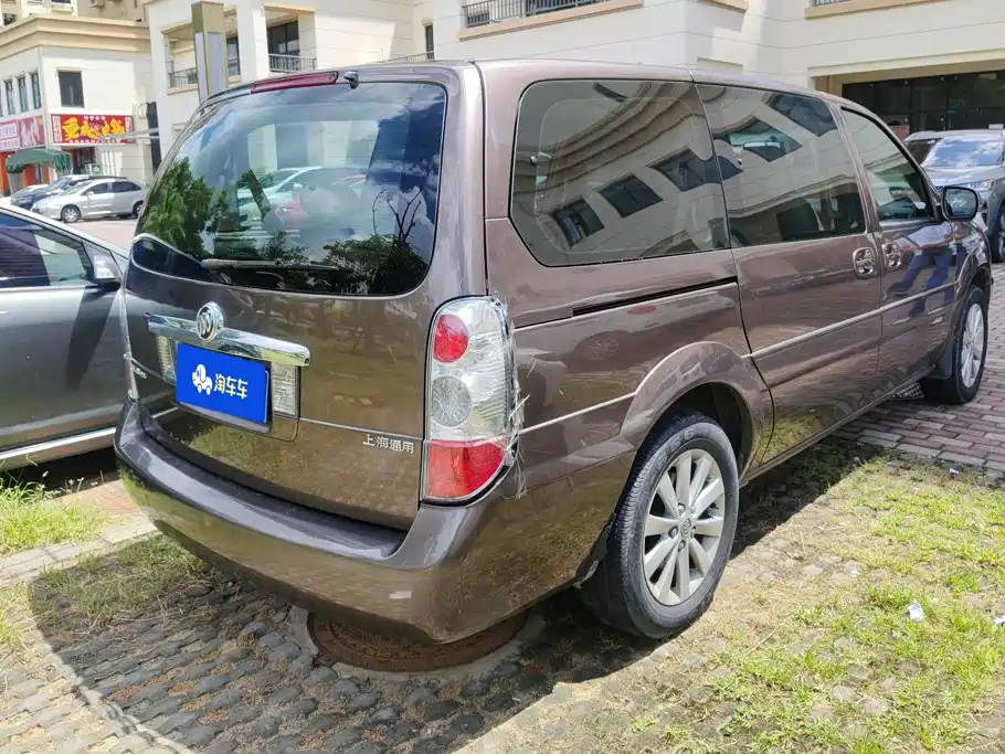 Buick GL8 — миниатюра 3