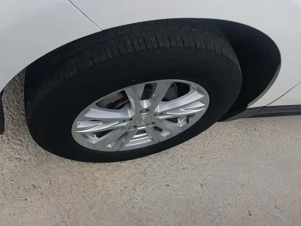 Chevrolet Equinox — миниатюра 23