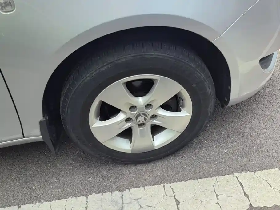 Skoda Fabia — миниатюра 6
