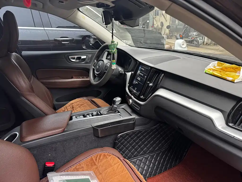 Volvo XC60 — миниатюра 8