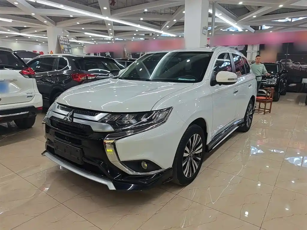 Mitsubishi Outlander 2022