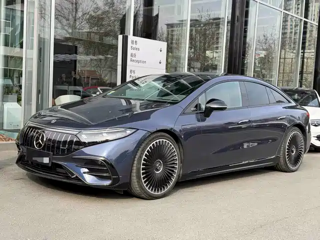 MERCEDES-BENZ EQS AMG 2024