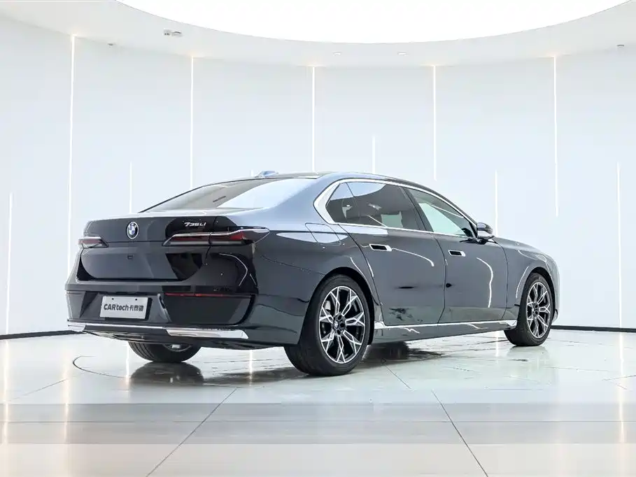 BMW 7 Series 7 2023 735Li Luxury